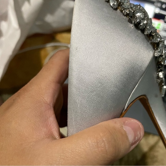 Badgley Mischka Kiara Pumps Heels Embellished Crystals Rhinestone Sz 7 Silver - Picture 11 of 13